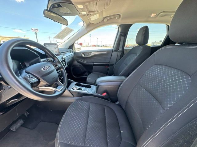 Used 2025 Ford Escape Active AWD/4WD image 2
