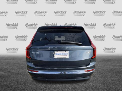 Used 2025 Volvo XC90 B6 Plus image 9