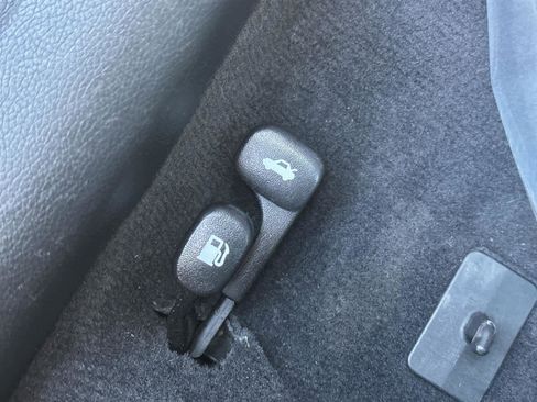 Used 2011 Hyundai Elantra GLS w/ Navigation Pkg 4 image 32