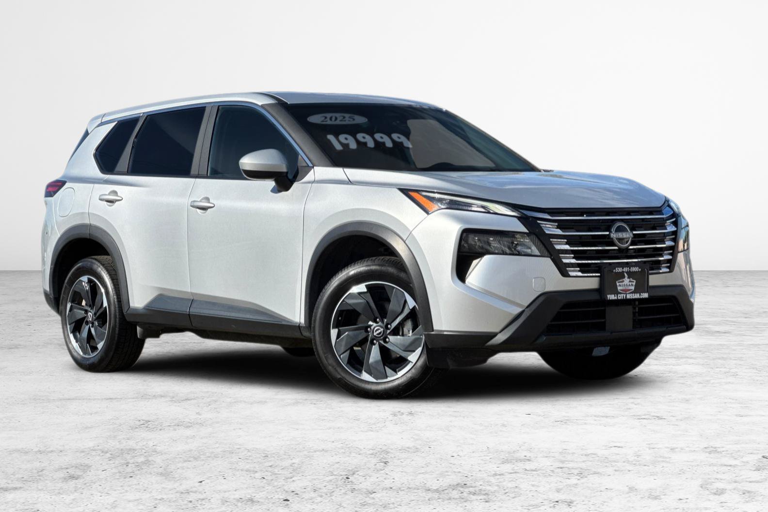 Certified 2025 Nissan Rogue SV AWD/4WD image 2