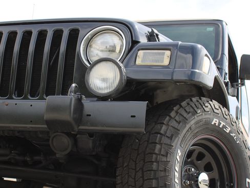 Used 2001 Jeep Wrangler Sahara AWD/4WD image 36