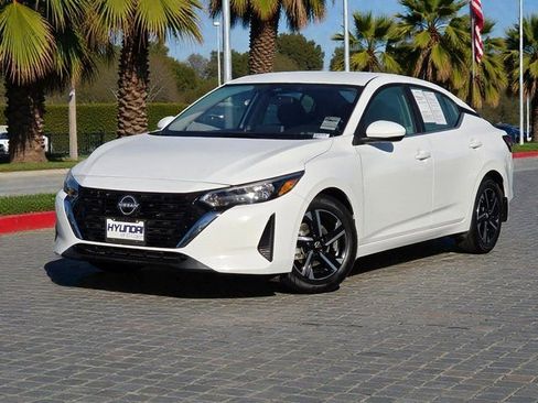 Used 2024 Nissan Sentra SV image 2