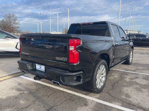 Certified 2022 Chevrolet Silverado 1500 High Country w/ Technology Package image 3