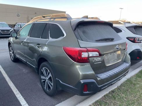 Used 2018 Subaru Outback 3.6R Limited image 3
