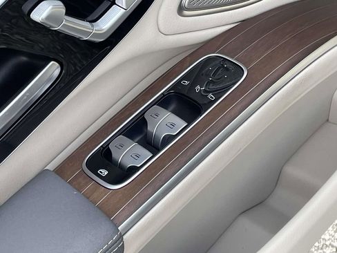 Used 2022 Mercedes-Benz EQS 450+ Sedan image 18