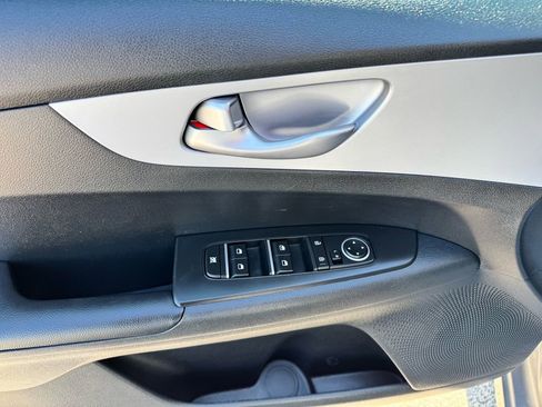 Used 2024 Kia Forte LXS image 10