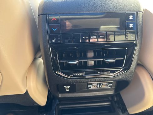 Used 2022 Jeep Grand Cherokee L Limited image 16