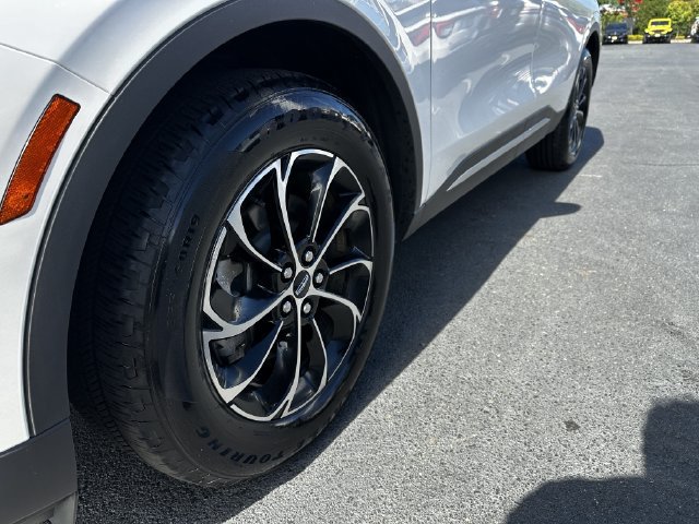Certified 2024 Lincoln Nautilus Premier AWD/4WD image 12