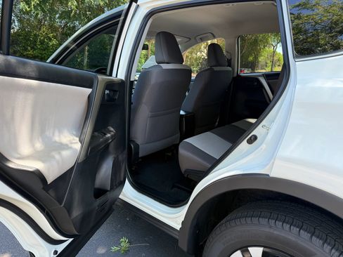 Used 2015 Toyota RAV4 LE FWD image 20