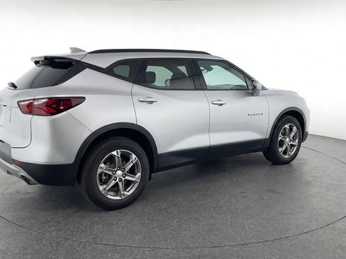 Used 2025 Chevrolet Blazer LT FWD image 9