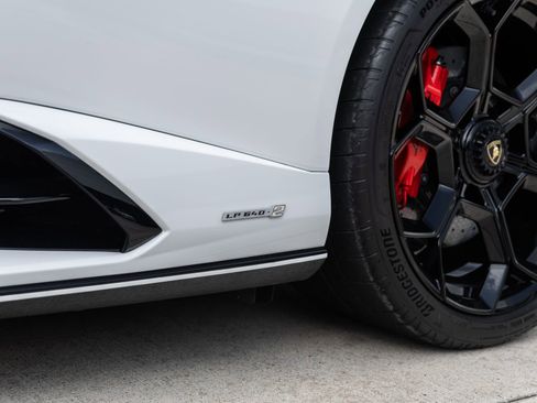 Used 2023 Lamborghini Huracan Tecnica RWD image 19