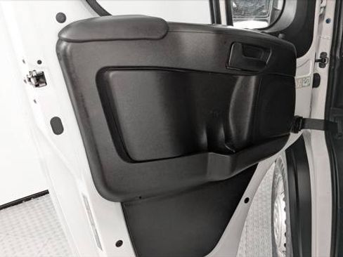 Used 2024 RAM ProMaster 2500 w/ Convenience Group FWD image 12