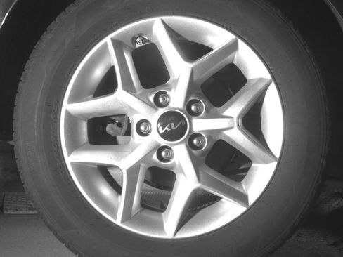 Used 2025 Kia Soul LX w/ LX Technology Package FWD image 20