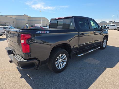 Used 2024 Chevrolet Silverado 1500 RST w/ Convenience Package II AWD/4WD image 3