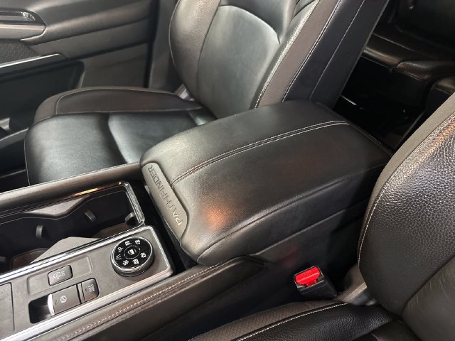 Used 2023 Nissan Pathfinder SL AWD/4WD image 30