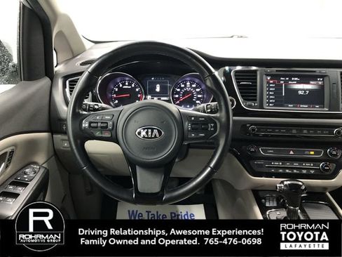 Used 2016 Kia Sedona SX image 15