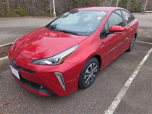 Used 2020 Toyota Prius XLE image 7