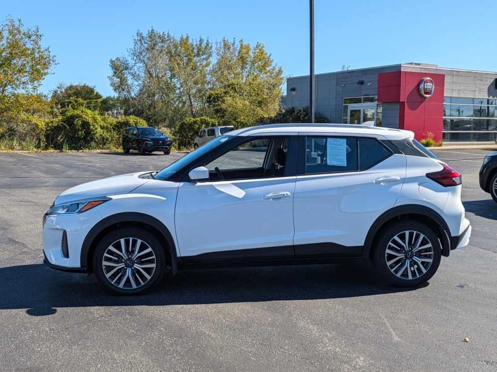 Used 2023 Nissan Kicks SV FWD image 4