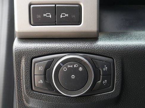Used 2021 Ford F250 Lariat w/ Lariat Ultimate Package AWD/4WD image 28