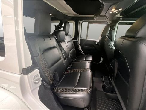 Used 2021 Jeep Wrangler Unlimited Sahara AWD/4WD image 19