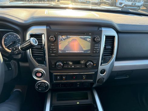 Used 2017 Nissan Titan PRO-4X image 20