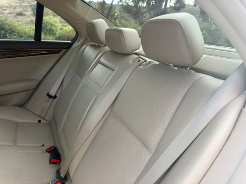 Used 2013 Mercedes-Benz C 250 Sedan image 16