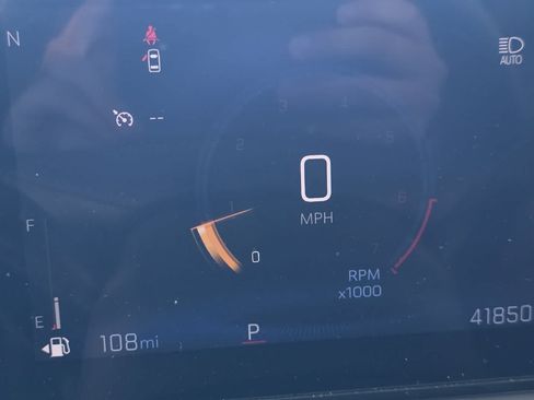 Used 2025 Chevrolet Trax LT FWD image 25