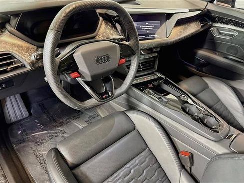 Used 2025 Audi RS e-tron GT performance AWD/4WD image 9