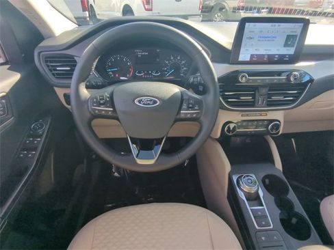 Used 2022 Ford Escape SE w/ Convenience Package image 17