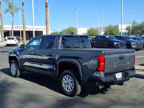 Used 2025 Toyota Tacoma SR5 AWD/4WD image 6