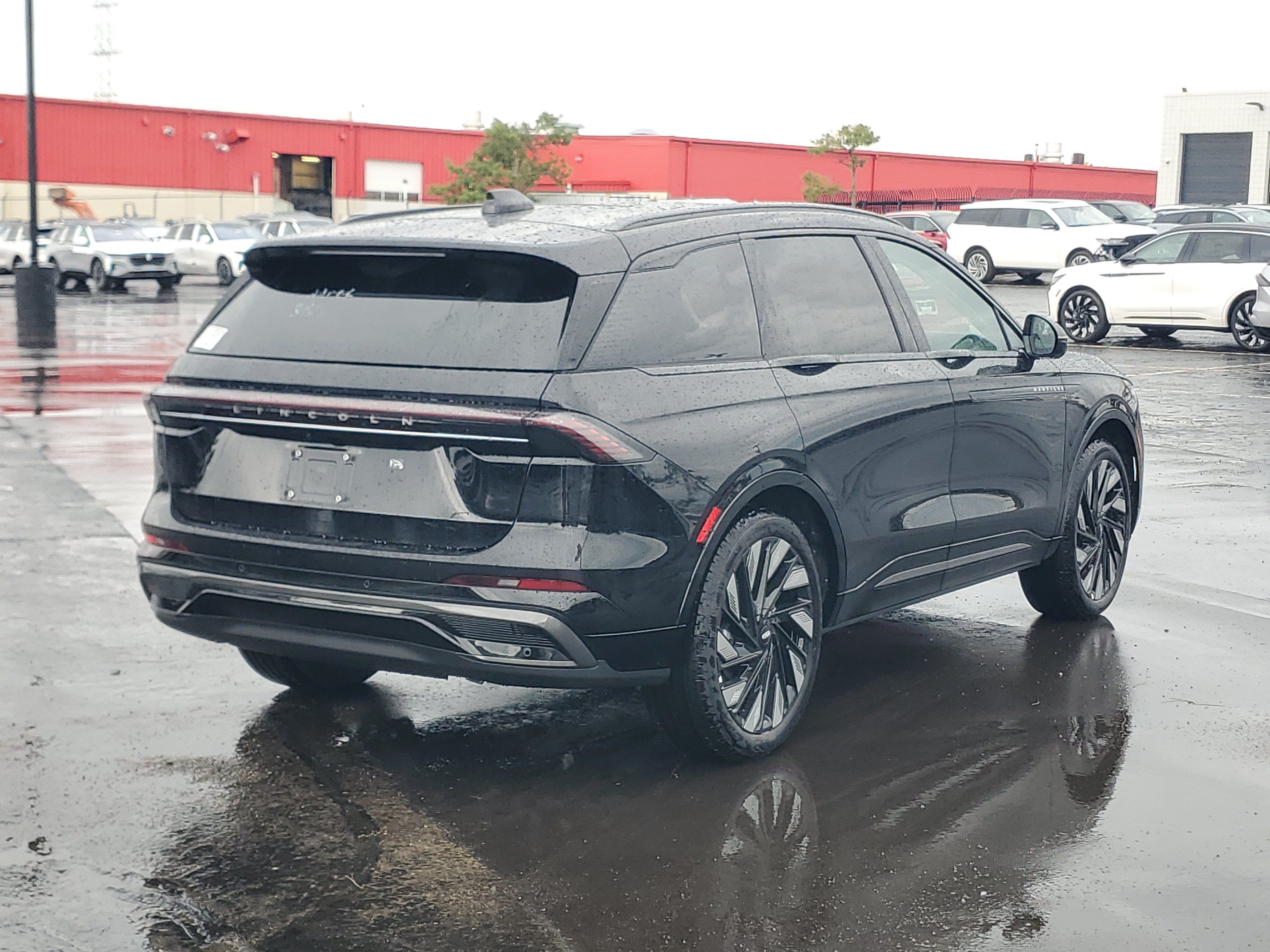 New 2026 Lincoln Nautilus Reserve w/ Jet Appearance Package AWD/4WD image 4