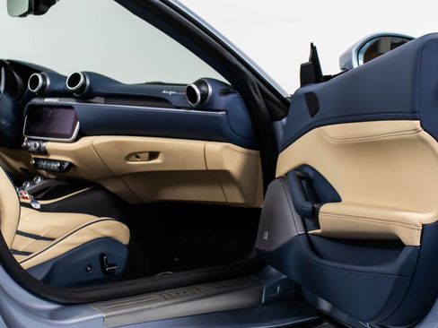 Certified 2022 Ferrari Portofino M RWD image 47