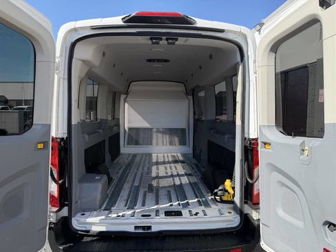 Used 2019 Ford Transit 350 XL image 12