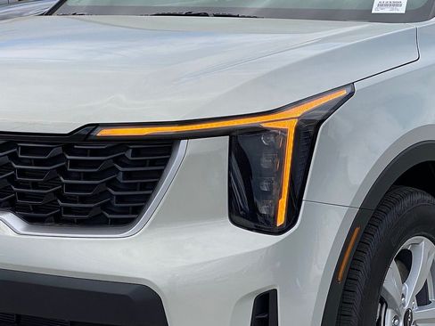 New 2026 Kia Sorento LX FWD image 8