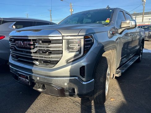 Used 2025 GMC Sierra 1500 SLT w/ SLT Premium Plus Package image 4