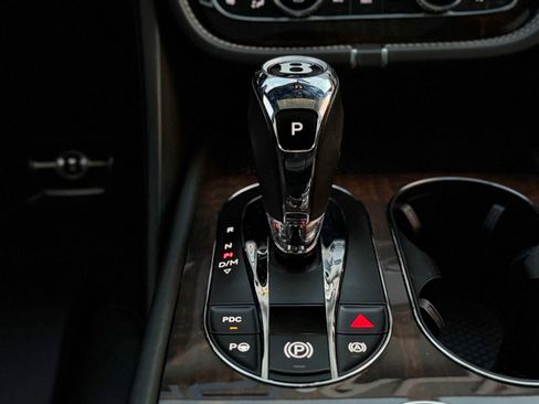 Used 2019 Bentley Bentayga AWD/4WD image 45