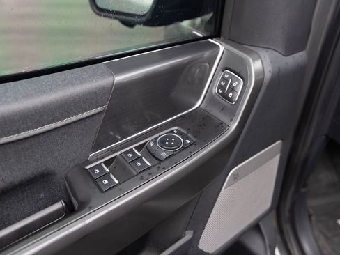 Used 2025 Ford F150 Lariat image 11