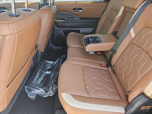 New 2026 Nissan Pathfinder Platinum AWD/4WD image 12