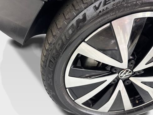 Used 2022 Volkswagen Taos SE w/ Panoramic Sunroof Package AWD/4WD image 88