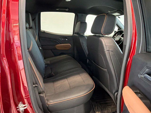 Used 2025 GMC Canyon AT4 AWD/4WD image 37