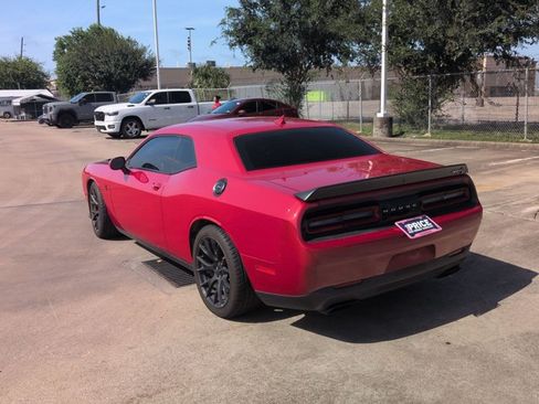 Used 2015 Dodge Challenger SRT Hellcat RWD image 7