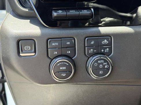 Used 2023 Chevrolet Silverado 1500 ZR2 w/ Technology Package AWD/4WD image 19