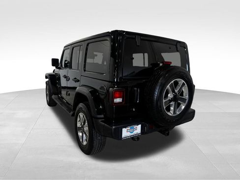 Used 2019 Jeep Wrangler Unlimited Sahara w/ Uconnect 4C Nav & Sound Group AWD/4WD image 40