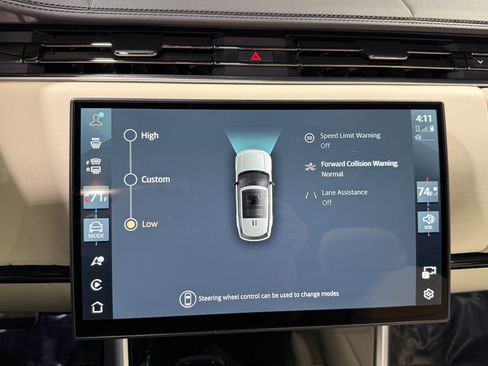 Used 2025 Land Rover Range Rover SE image 49