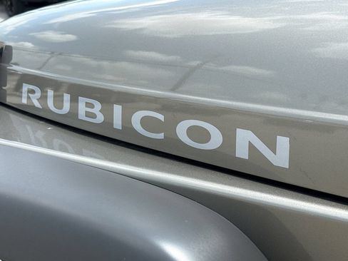 Used 2005 Jeep Wrangler Unlimited Rubicon w/ Sahara Edition Group AWD/4WD image 7