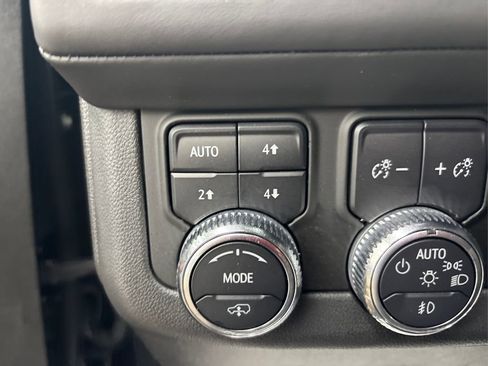 Used 2023 GMC Yukon Denali Ultimate image 38