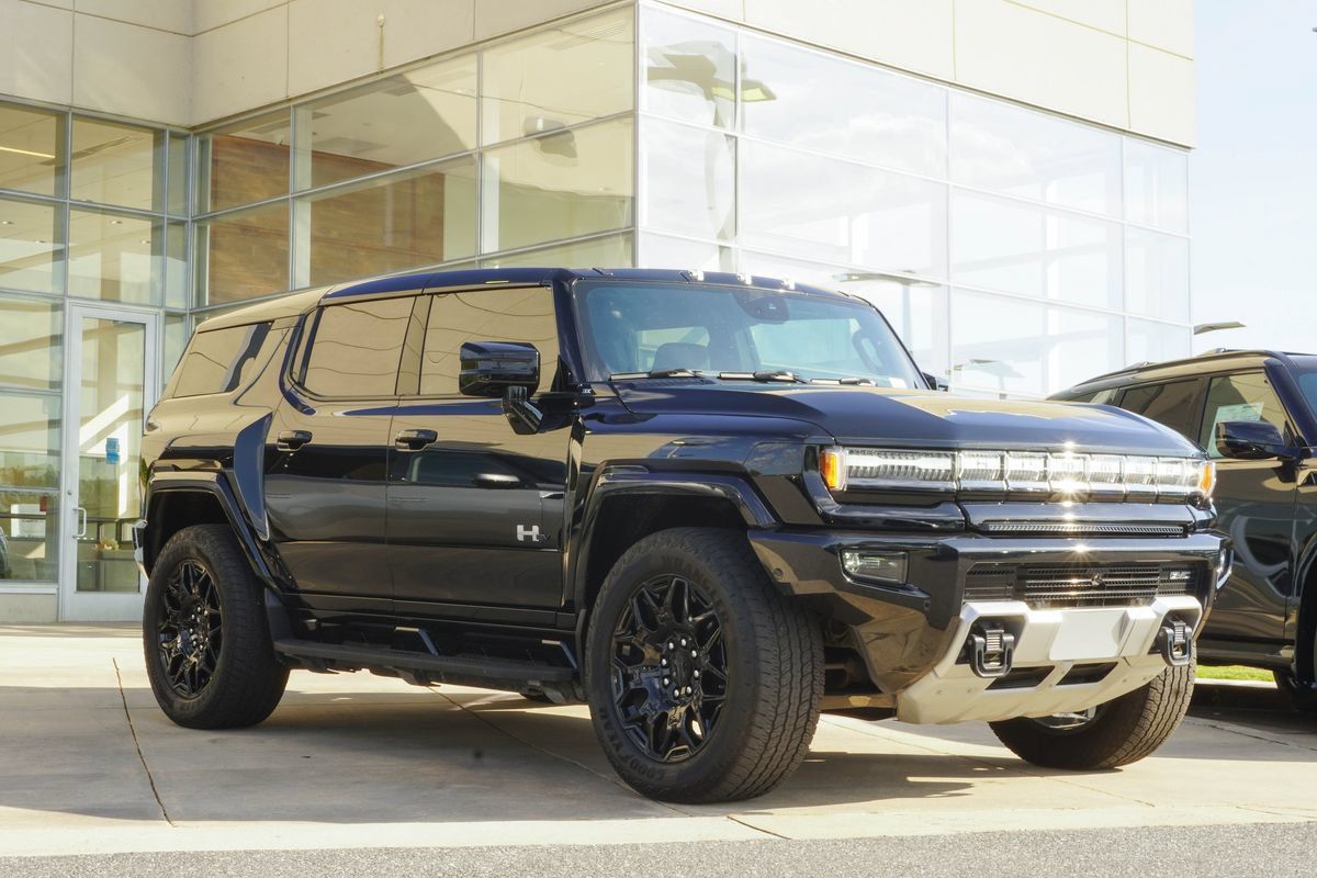 Used 2025 GMC Hummer EV 3X AWD/4WD image 4