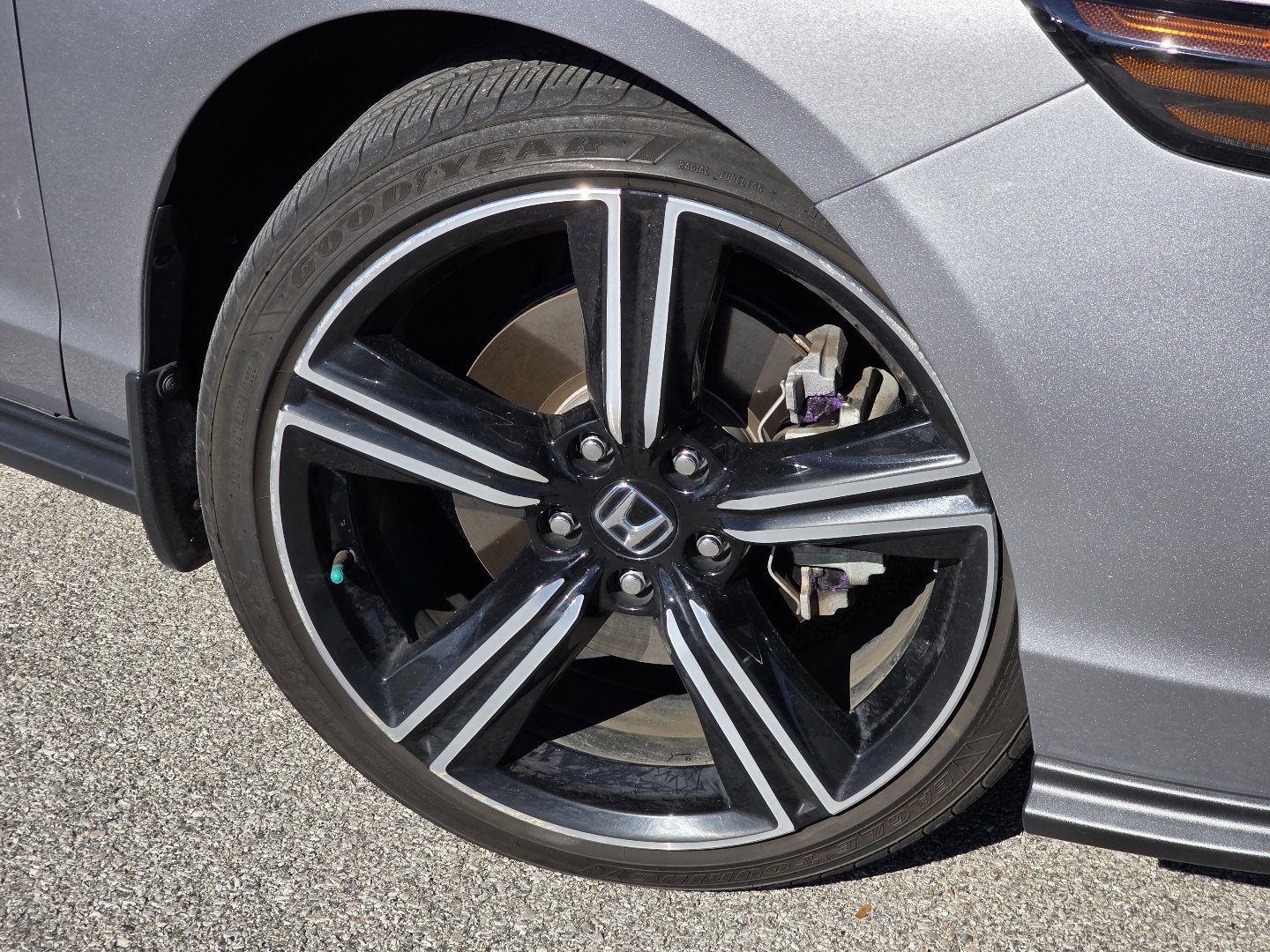 Used 2023 Honda Accord Sport image 9