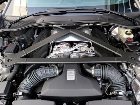 Used 2021 Aston Martin V8 Vantage Coupe RWD image 35