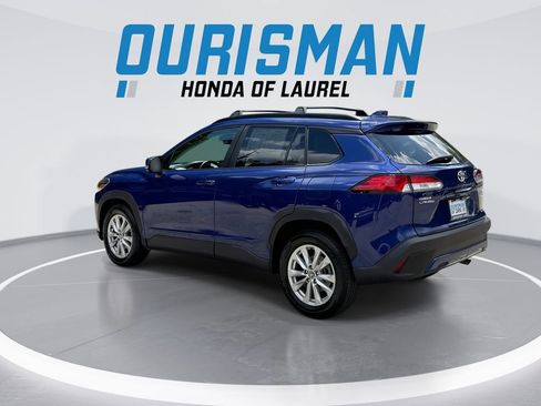 Used 2022 Toyota Corolla Cross LE w/ Moonroof Package AWD/4WD image 6